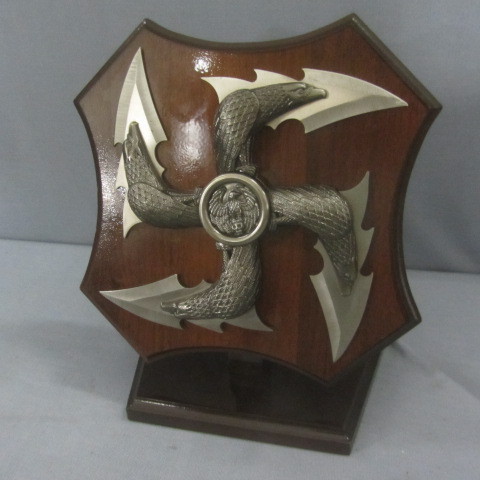lot 90 image: Star Trek Klingon Throwing Star Knife
