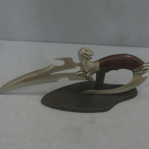 lot 91 image: Defender T-Rex Knife