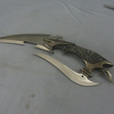 lot 94 image: Battle Star Galactica Fantasy Knife