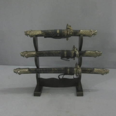 lot 96 image: Dragon Head Three Knife Set