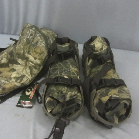 lot 139 image: Mossy Oak Noiseless Over Boots