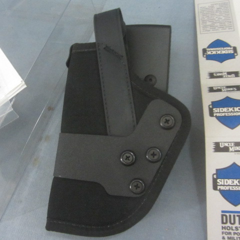 lot 144 image: Uncle Mikes Sidekick Holster