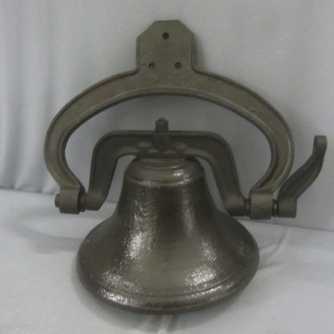 lot 152 image: Cast Iron School Bell