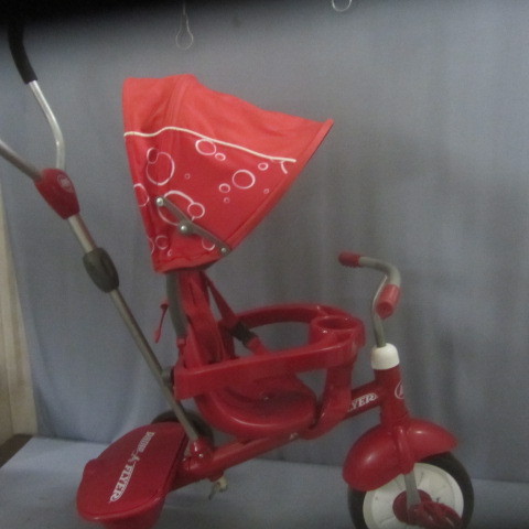 lot 176 image: Radio Flyer Stroller