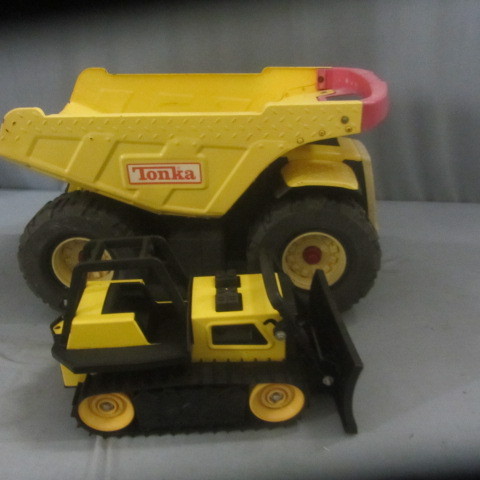 lot 177 image: Tonka Trucks
