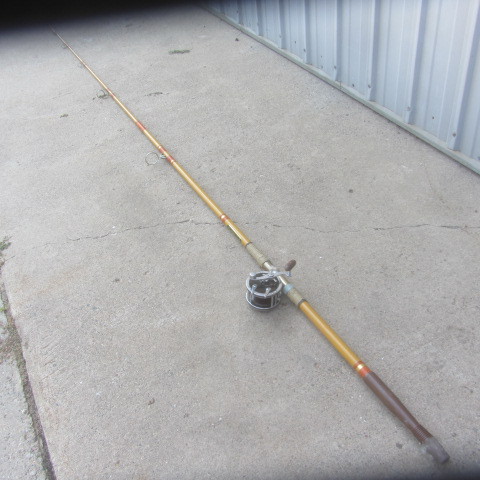 lot 85 image: Olympic 2012 Rod & Penn 40 Reel
