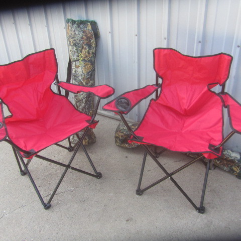 lot 181 image: Folding Lawn Chairs, Camo Bags