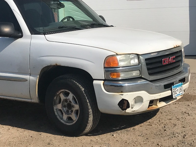 lot 6 image: 2004 GMC Sierra 1500