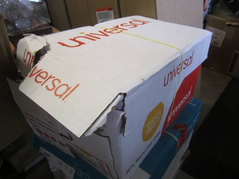 lot 3 image: Case of 5000 Sheets of 8.5 x 11 C...