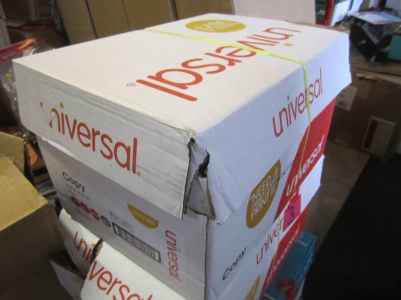 lot 4 image: Case of 5000 Sheets of 8.5 x 11 C...