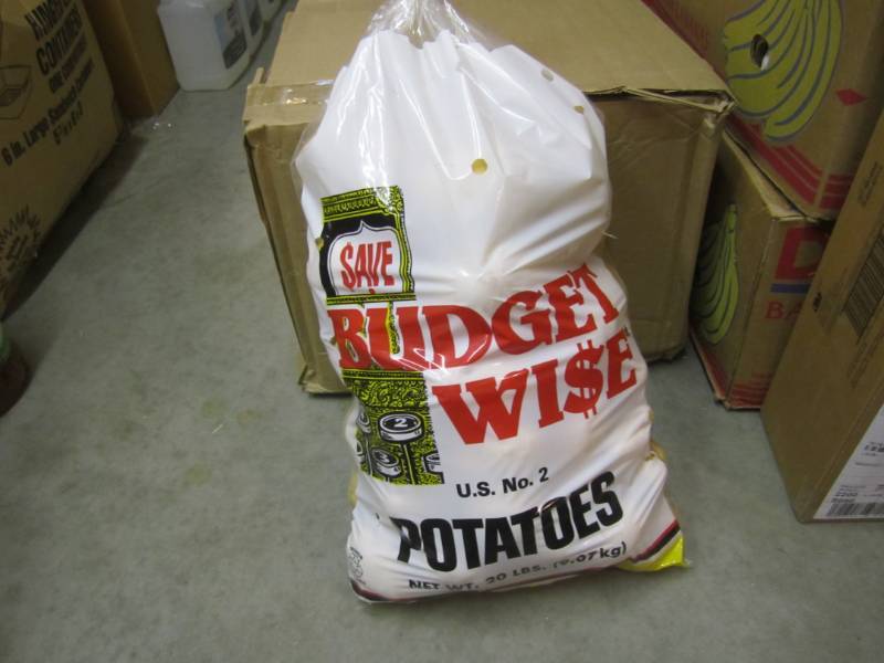 lot 29 image: 20 Pound Bag of Potatoes  C-1...