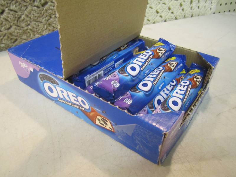 lot 50 image: Box of 24 Oreo Chocolate Candy Bars...