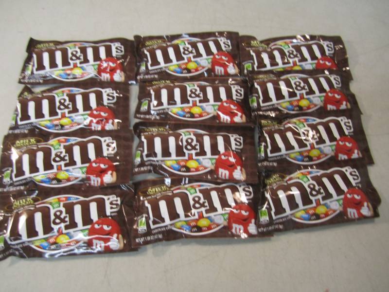 lot 72 image: 12 Bags of M&Ms Best by Nov 2018  ...