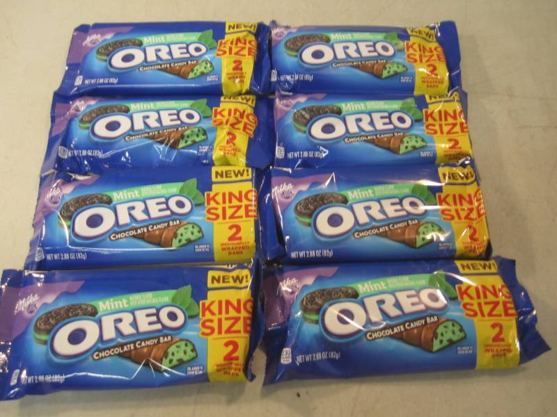 lot 78 image: 8 King Size 2-Pack Mint Oreo Chcola...