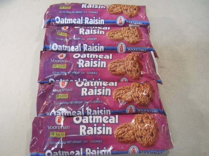 lot 91 image: 5 Packs of Oatmeal Raisin Cookies B...