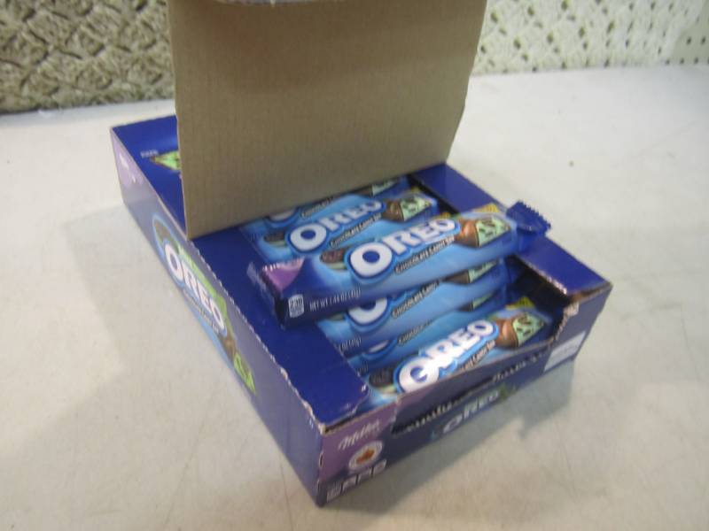 lot 105 image: Box of 24 Mint Oreo Chocolate Candy...