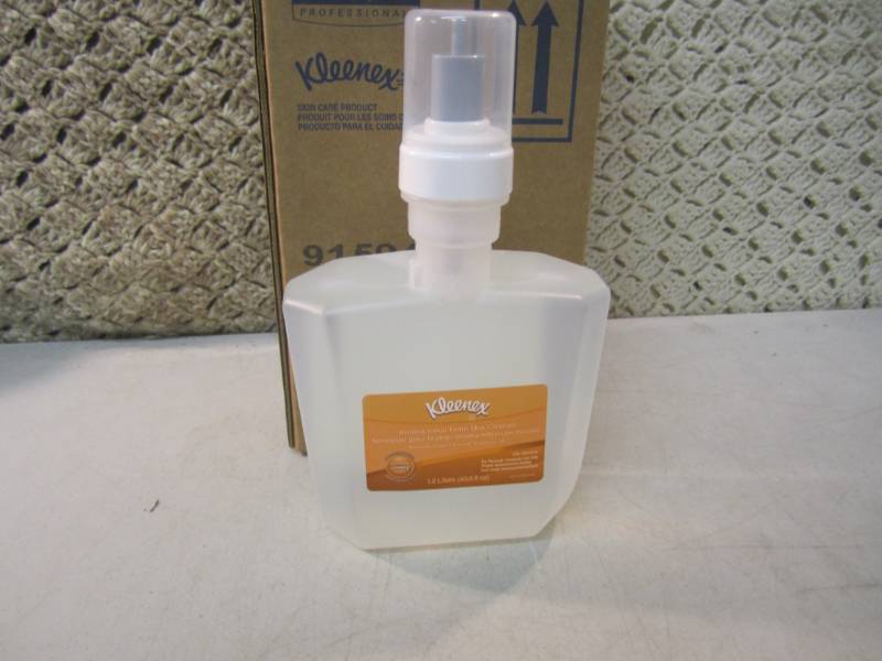 lot 129 image: Case of 2 Kleenex Antimicrobial Foa...