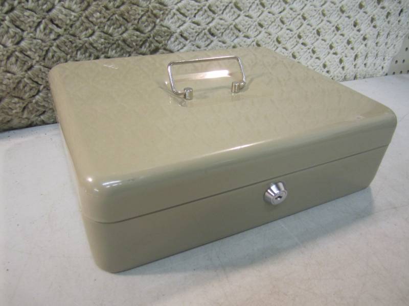 lot 133 image: Metal Locking Cash Box with Keys 12...