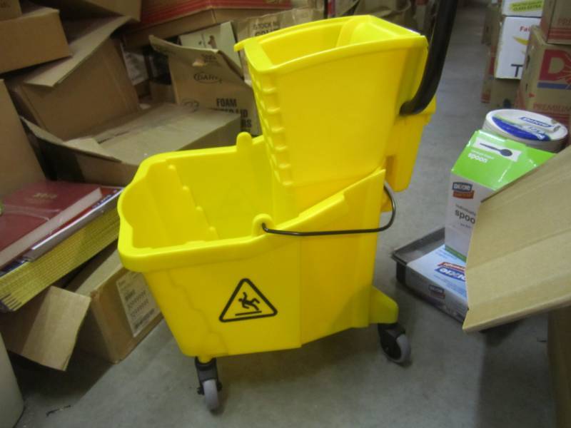 lot 161 image: 8 Gallon Mop Bucket with Wringer  R...