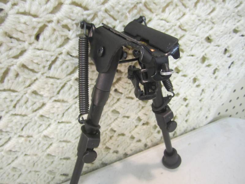 lot 250 image: Lot of 3 - Adjustable 6- 9 Rifle ...