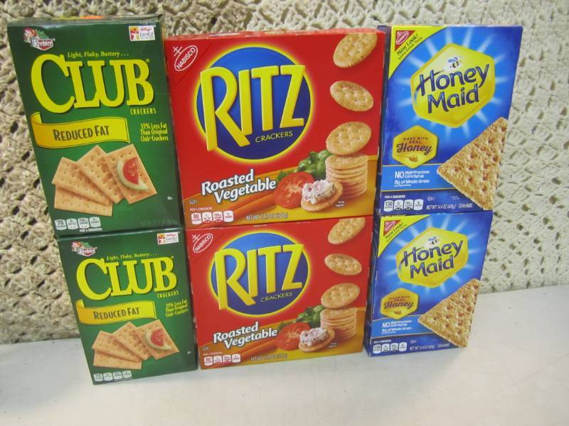 lot 254 image: Mixed Lot of 6 Boxes of Crackers Be...