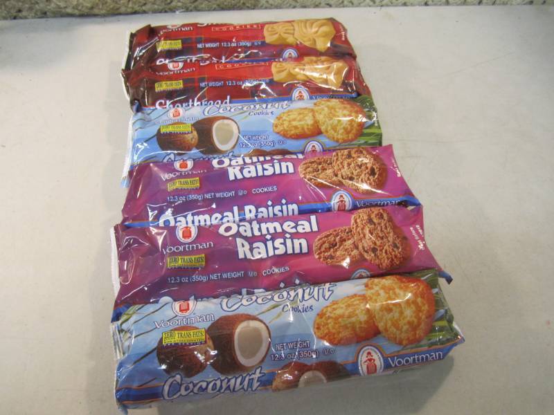 lot 261 image: 6 Packs of Misc Cookies Best by Jul...