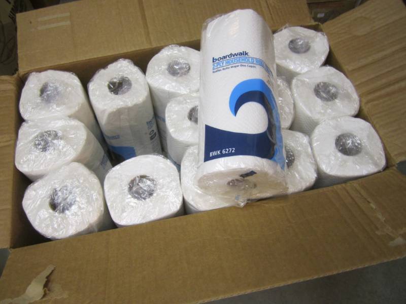lot 296 image: Case of 30 Rolls of 2-Ply Paper Tow...