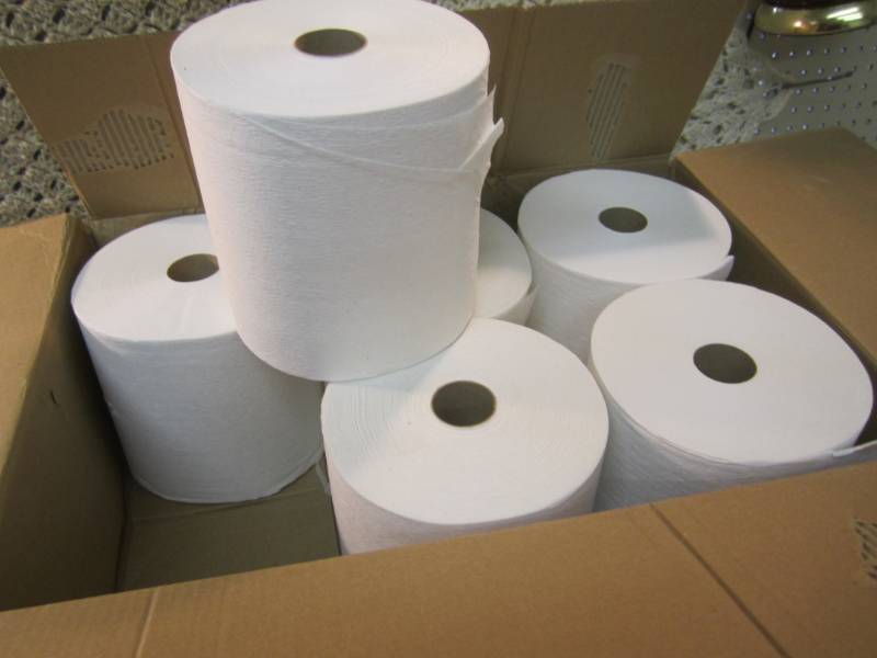 lot 298 image: Case of 6 Rolls of Kleenex Roll Tow...