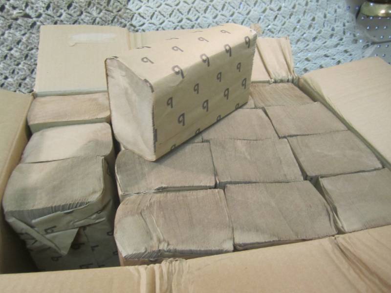 lot 299 image: Case of 4000 Natural Multi-Fold Tow...