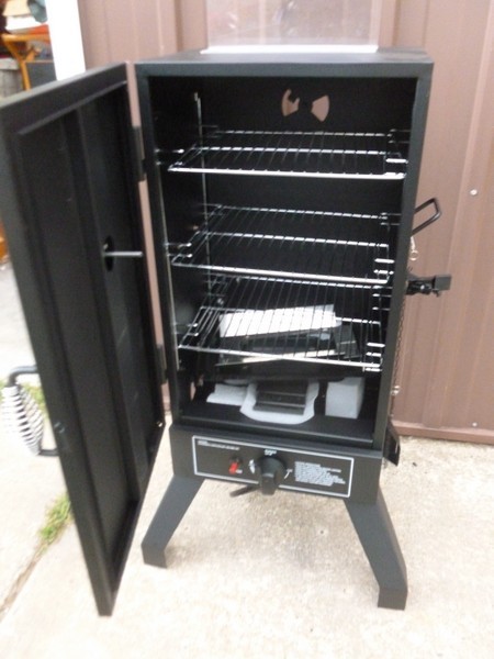 lot 26 image: SnS Auctions # 334 Out door & Equipment