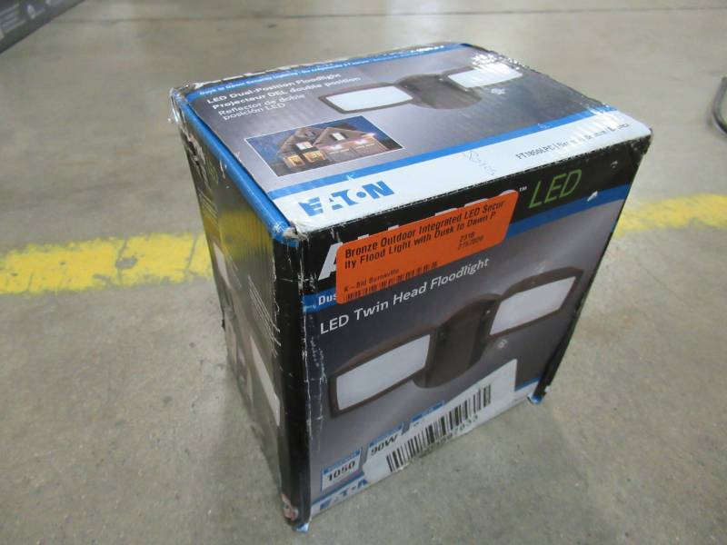 lot 40 image: HALO Bronze Outdoor Integrated LED Security Flood Light with Dusk to Dawn Photocell Sensor, 5000K Daylight