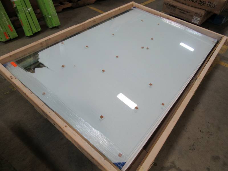 lot 58 image: 38 Tempered Glass 48 X 76 Seamed.