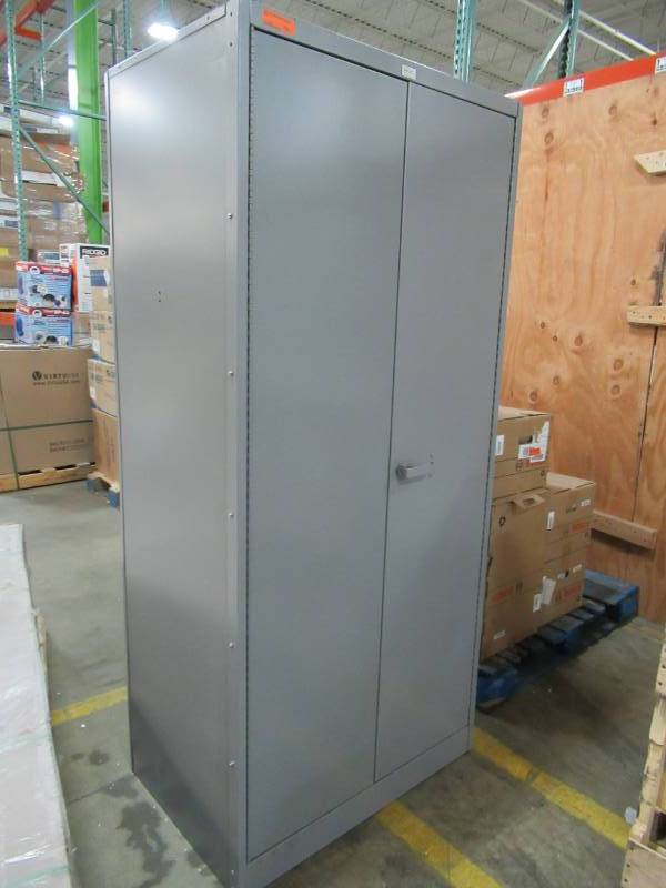lot 20 image: Salsbury Industries Steel Locker