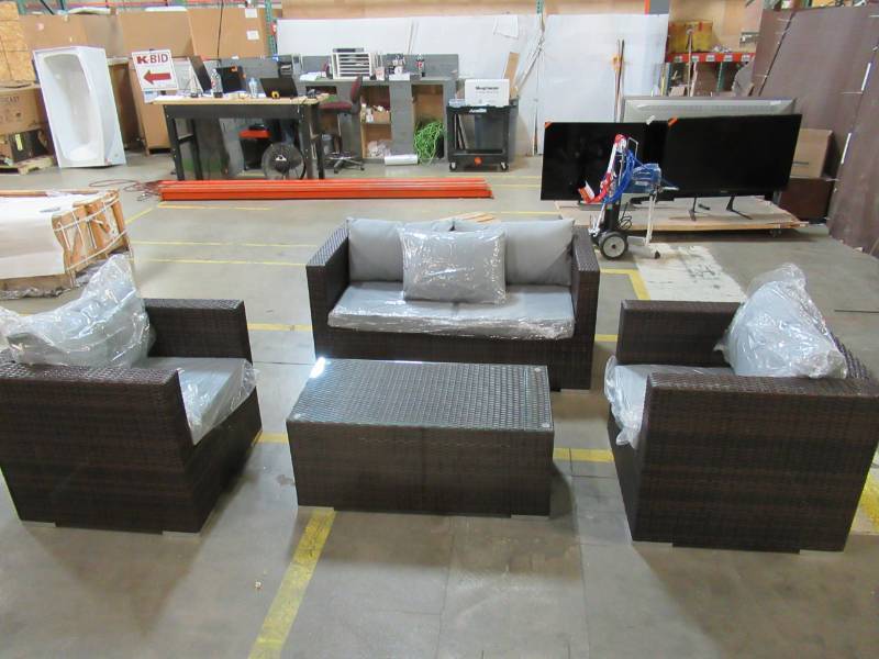 lot 9A image: LAGO COLLECTION ISLES 4-PIECE OUTDOOR PATIO SEATING SET.