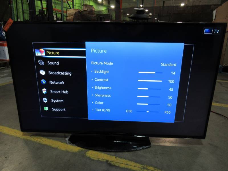 lot 13 image: Samsung HU6840 Series 55 4K Smart LED TV With Remote