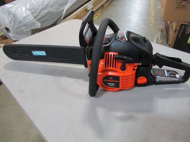 lot 119 image: Remington 46-cc 2-cycle 20-in Gas Chainsaw