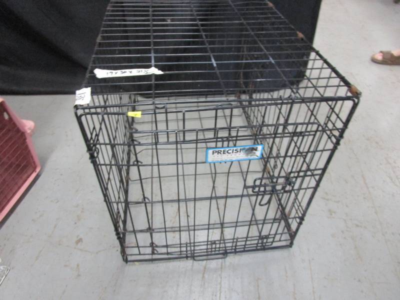 lot 6 image: Large Dog Kennel Heavy Duty See pictures for sizes