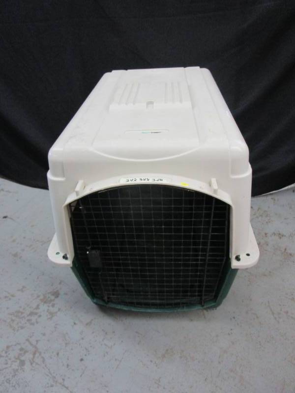 lot 10 image: Large Heavy Plastic Duty Dog Kennel See pictures for sizes