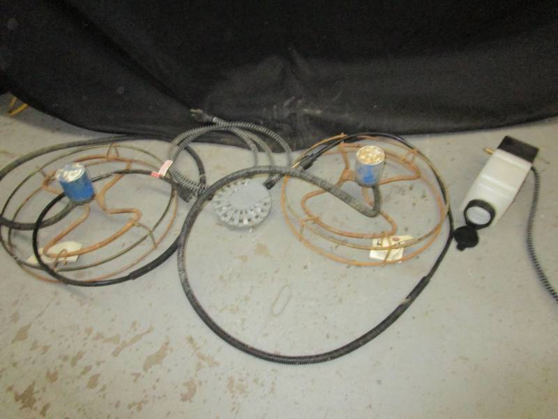lot 15 image: Electric Tamk heaters and extra electric stuff