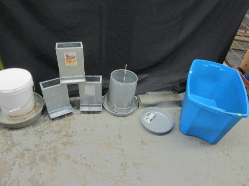 lot 16 image: Lots various chicken and animal feeders