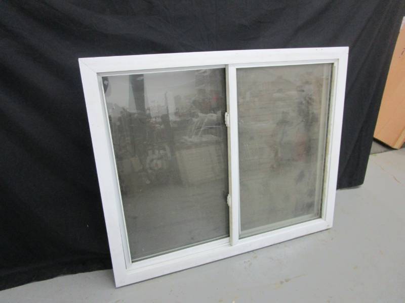 lot 35 image: Vinyl Window