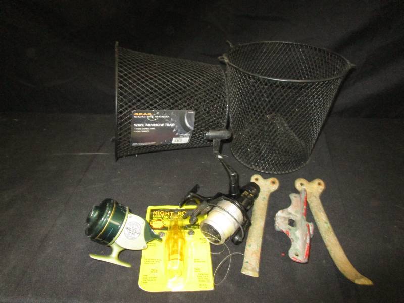lot 96 image: Shakespear 1700 II model DJ Reel, Minnow Trap, parts of old aluminum boat