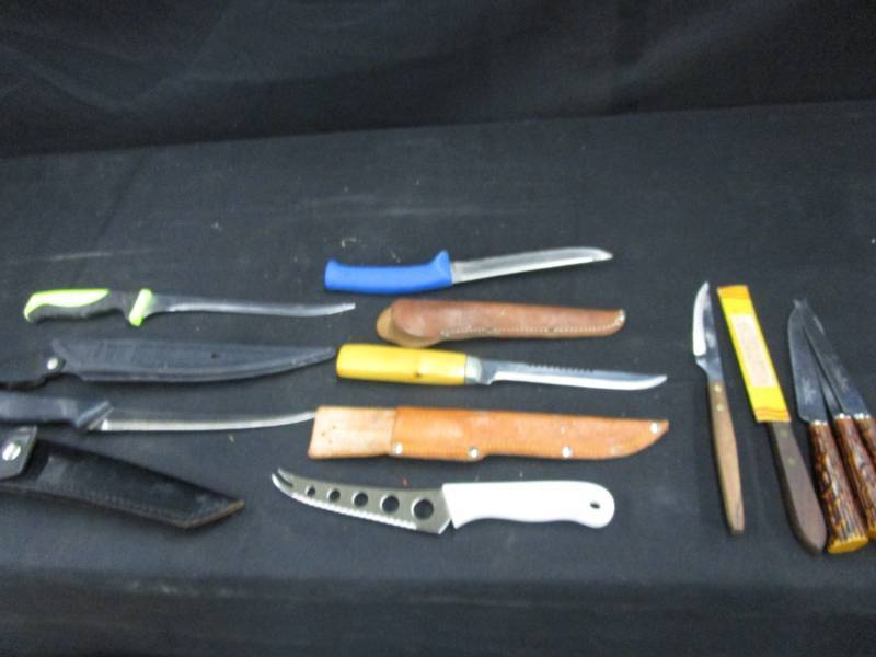 lot 97 image: Knifes