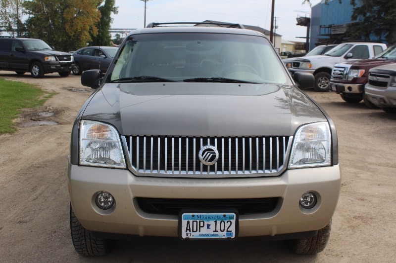 2004 Mercury Mountaineer AWD - 3rd Row Seating -
