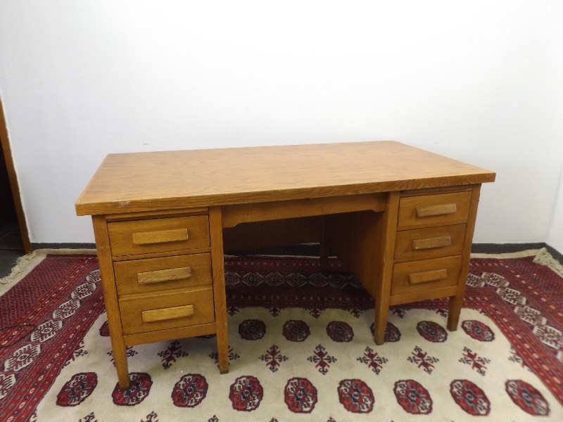 lot 9 image: Antique Solid Oak Wood Office Desk