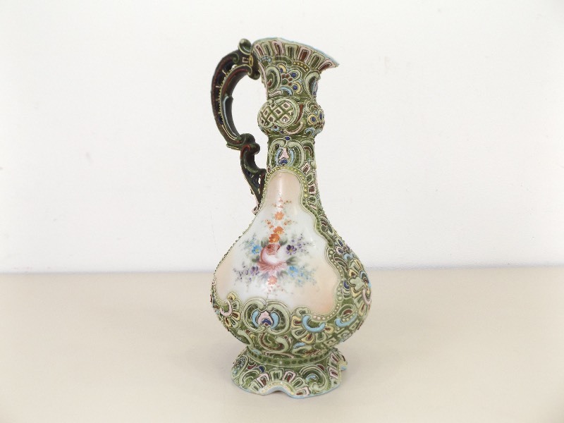 lot 19 image: Antique 10.5 Nippon Hand Painted Moriage Porcelaine Enamel Vase