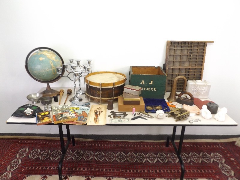 lot 67 image: Large Lot of Misc. Antiques and Collectibles