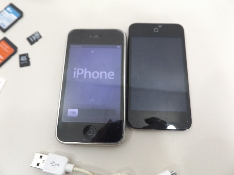 lot 64 image: Lot of Misc iPhones, Smart Phones, SIM and SD Cards, etc.
