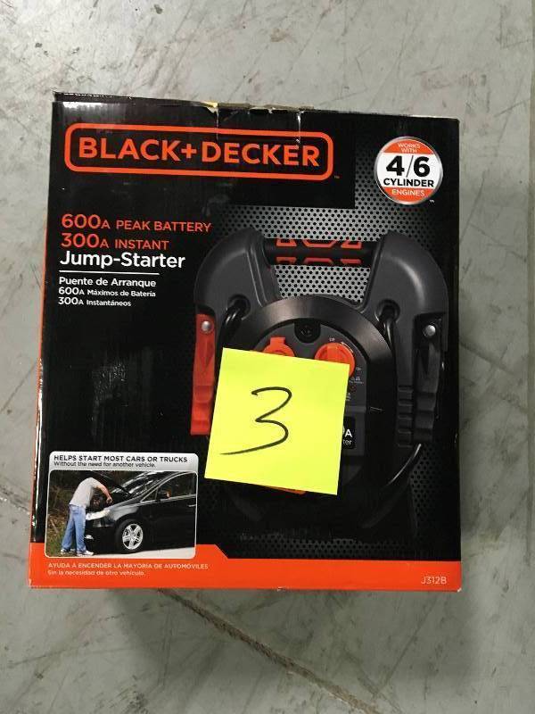 lot 3 image: Black and Decker 600 A Jump Starter in like new condition