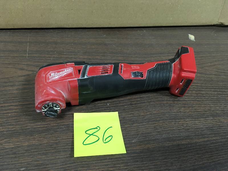 lot 86 image: Milwaukee M18 Lithium-Ion Multi-Tool Kit 2626-22 used in working condition missing attachment tool only